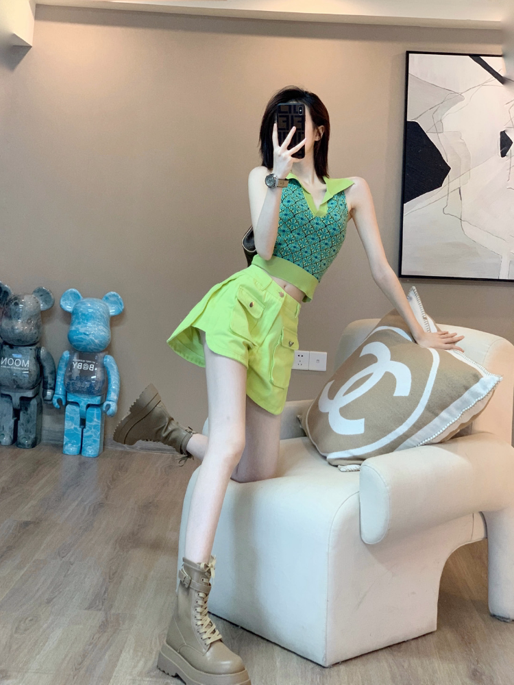 吊带背心女2024年新款设计感小众内搭外穿百搭挂脖上衣短裤两件套