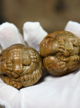 绿檀木生肖老虎手球文玩