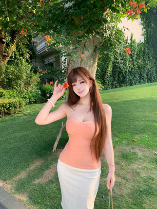 显白显瘦三文鱼套装|抹胸纯欲性感针织v领-西装半裙气质开叉修身