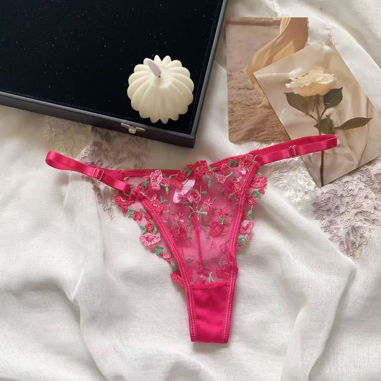 小红书绝美重工刺绣纯欲薄款内裤