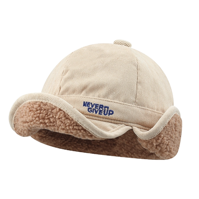 郝云杉雷锋帽出游男女秋冬加厚