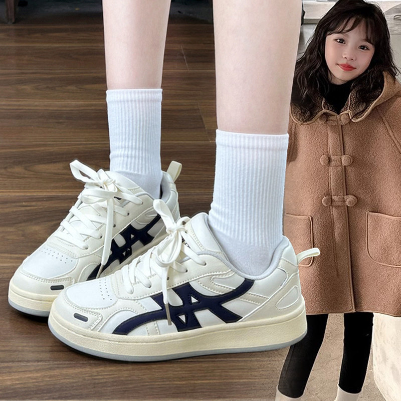女童韩版轻便运动板鞋2026春秋新款厚底百搭德训鞋中大童跑步鞋子