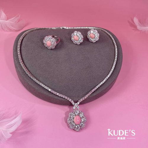 库迪家花朵项链耳钉戒指三件套
