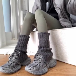 别太配 袜套真 慵懒随意 太有秋冬 OMG 氛围感了 鲨鱼裤