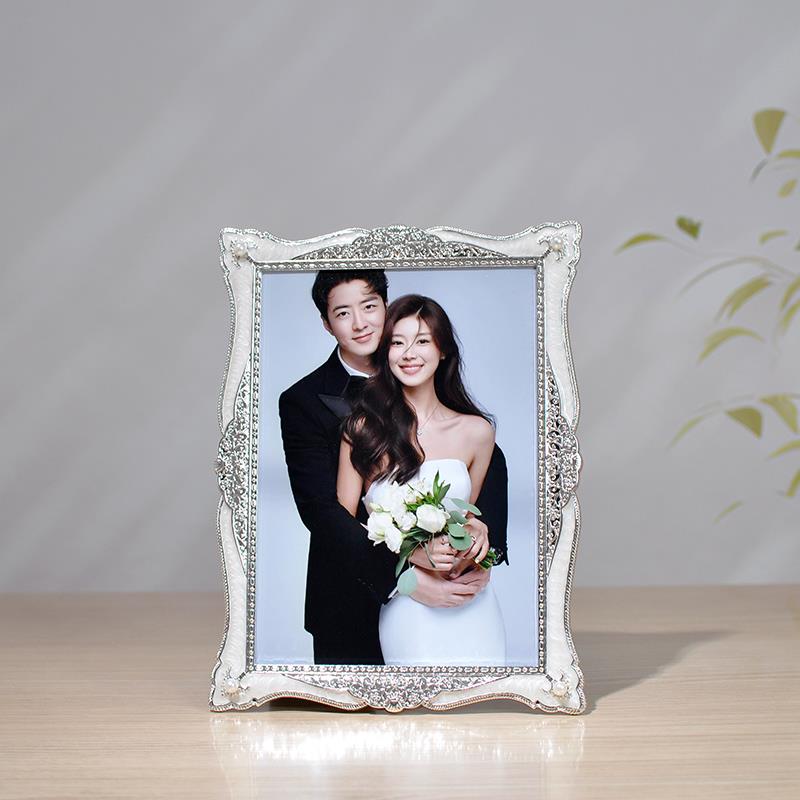 轻奢欧式情侣婚纱照相框创意金属摆台6 7 8 10寸客厅卧室像框摆件