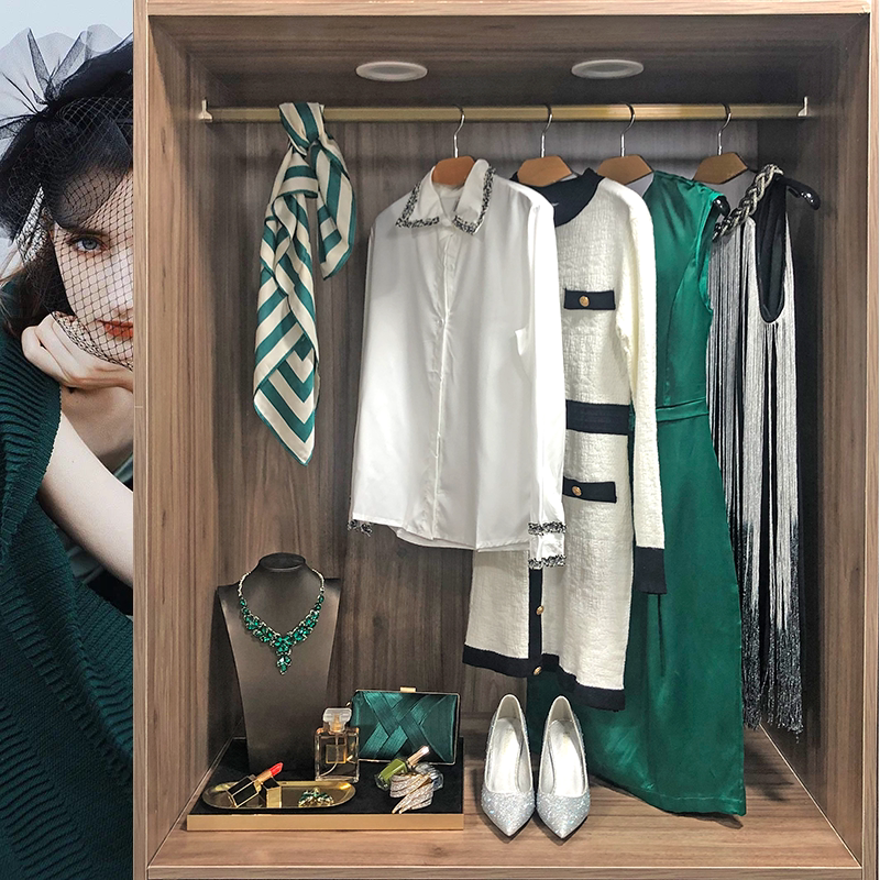 女士衣帽间衣服装饰小摆件轻奢样板房衣柜梳妆台展示装扮陈列组合