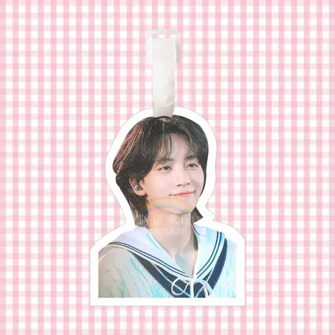 周边尹净汉挂链吊挂牌挂件行李牌挂饰seventeen书包行李箱钥匙扣