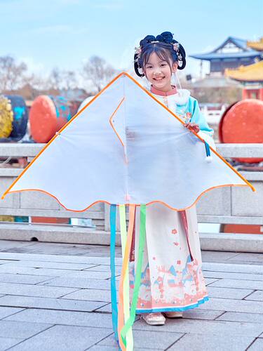 麦元空白涂鸦填色风筝