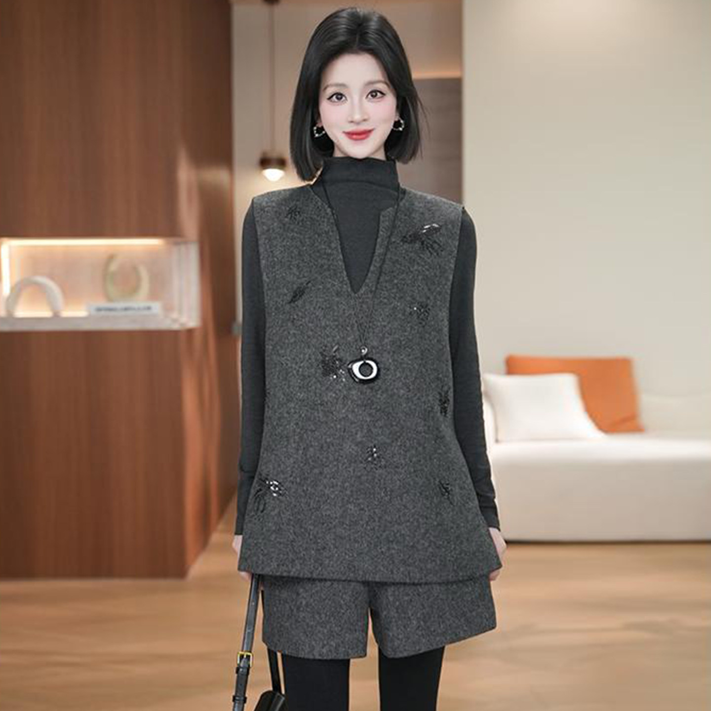 时尚气质毛呢套装女秋冬高级感半高领打底上衣V领马甲短裤三件套,女装/女士精品,时尚套装,淘宝优惠券,粉丝福利购,淘宝优惠卷