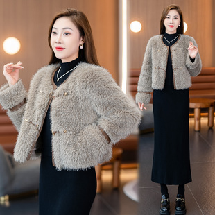 高级感短款毛毛皮草女士冬装新款时髦设计感保暖皮毛一体外套上衣