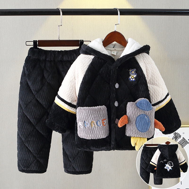 秋冬款珊瑚绒三层夹棉卡通风睡衣