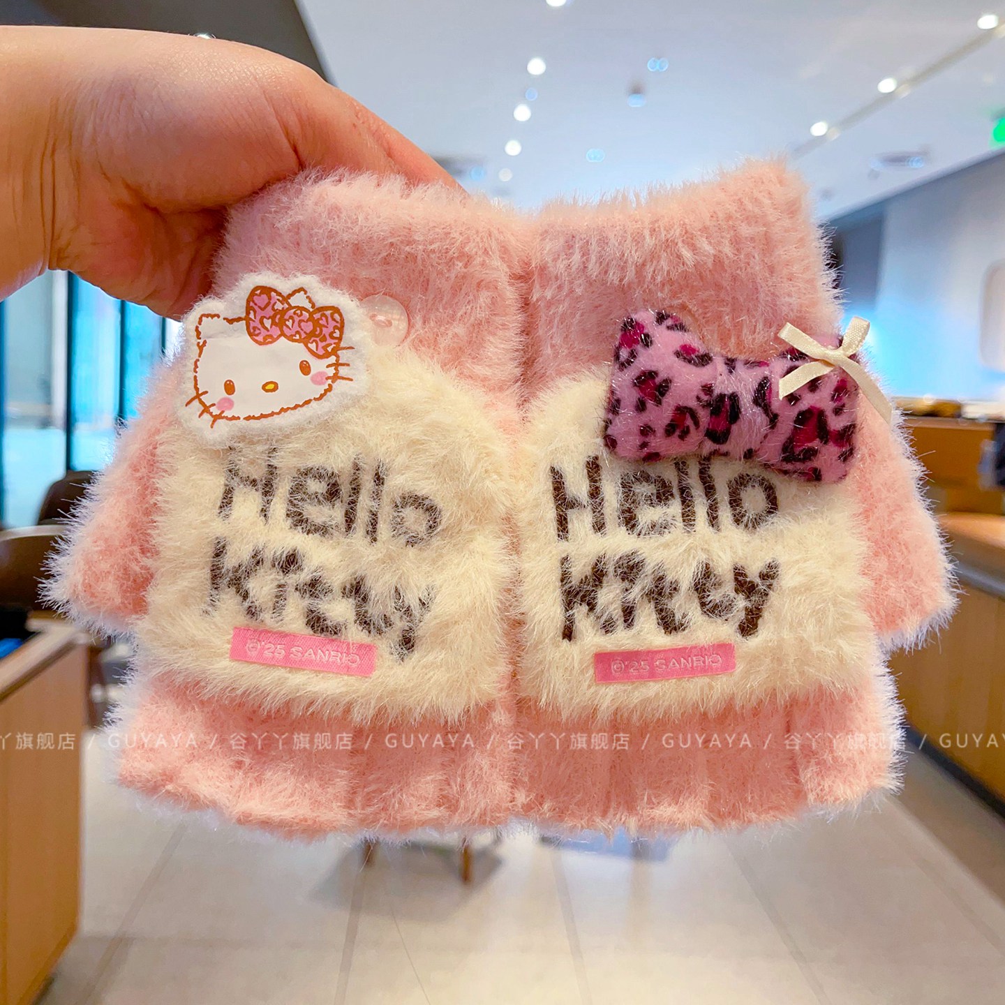 正版授权Kitty豹纹翻盖手套女冬季韩版防风保暖户外骑行半指手套