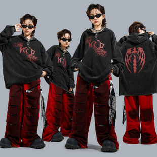 儿童街舞演出服嘻哈男童红色破洞长裤套装少儿hiphop连帽卫衣童装