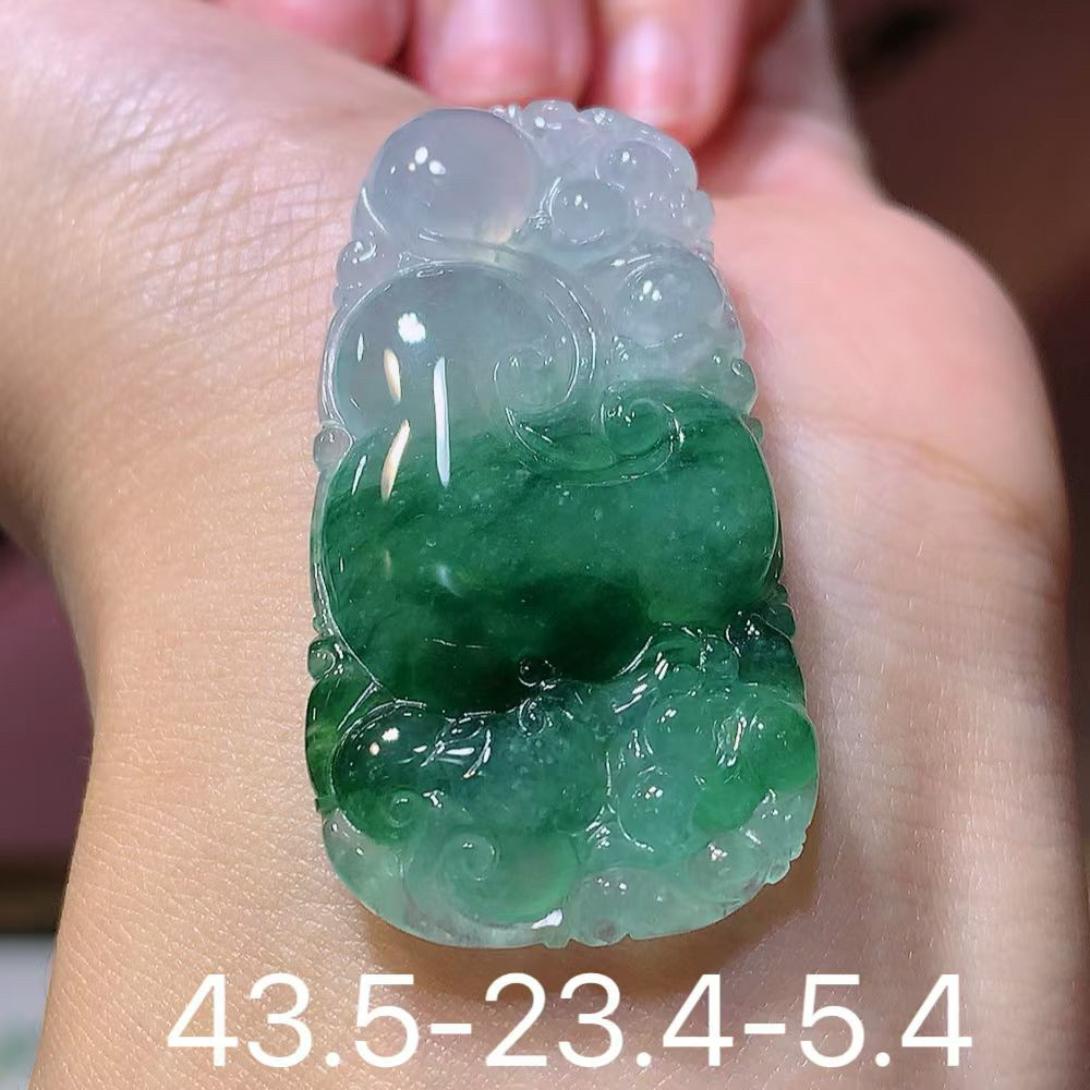 天然翡翠缅甸翡翠A货冰种飘绿如意吊坠玉石挂件