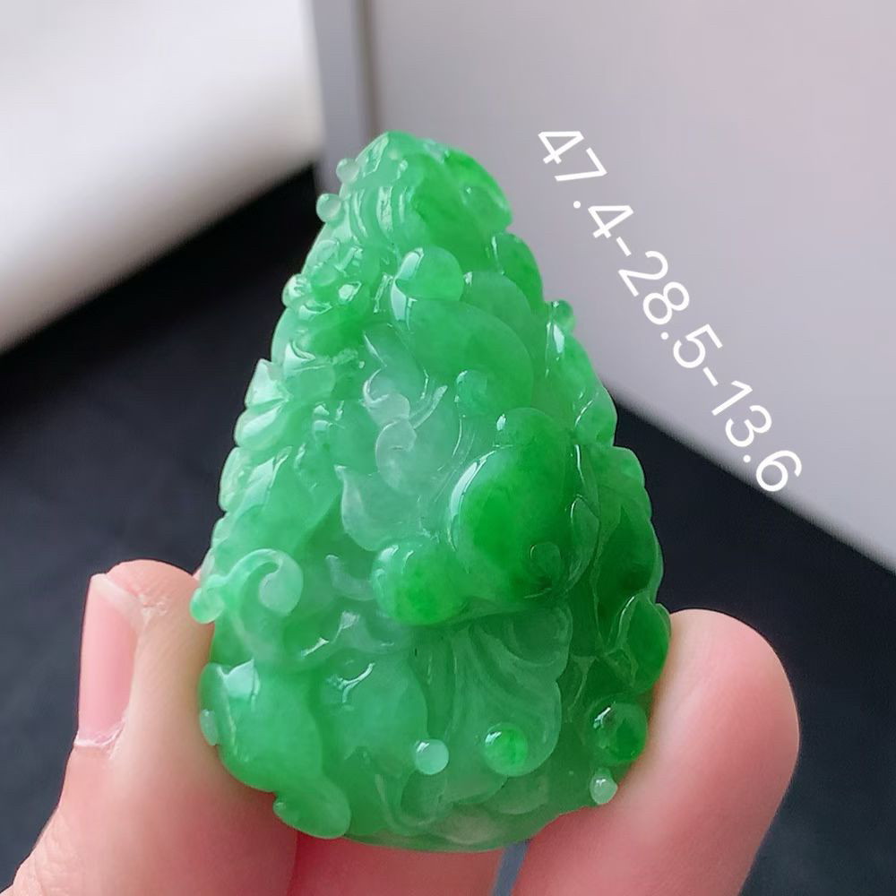 天然翡翠缅甸翡翠冰润阳绿精雕白菜百财吊坠挂件