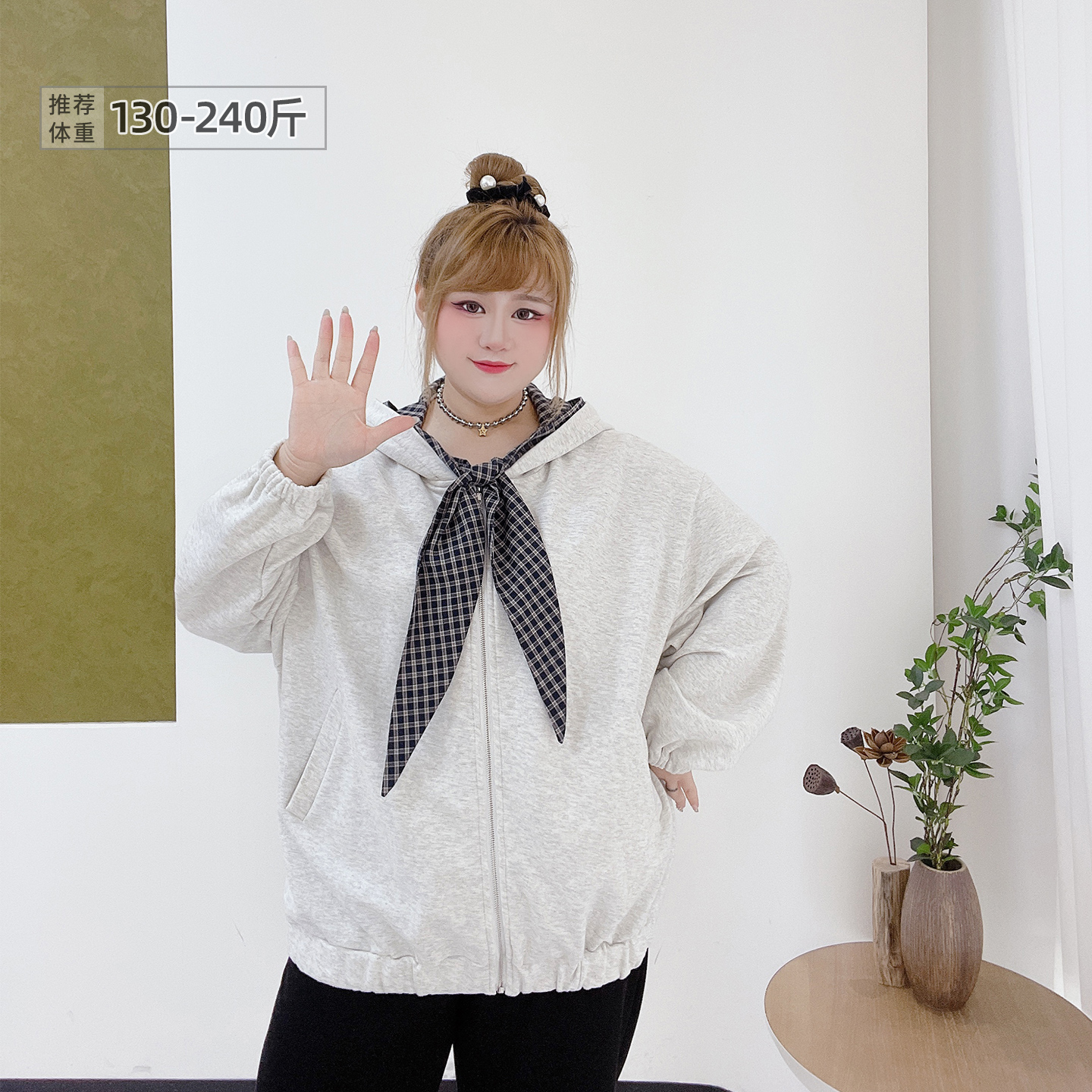 大码学院风格纹飘带宽松连帽卫衣
