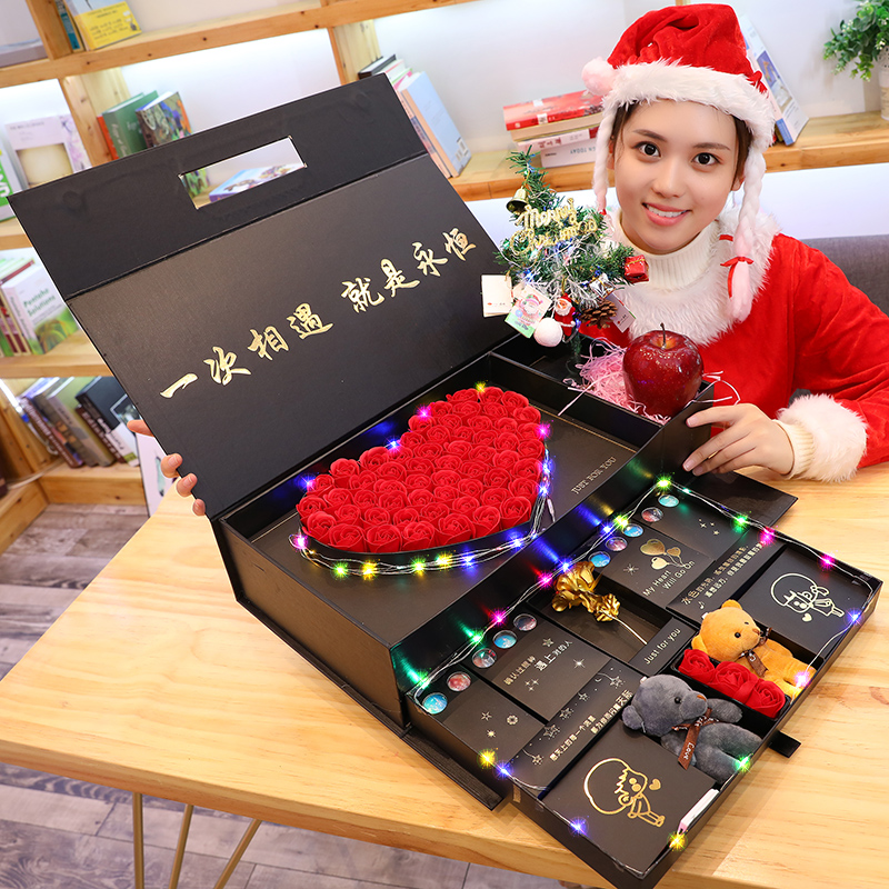 圣诞节平安夜圣诞果2025新款创意礼盒送女友老婆闺蜜老师生日礼物