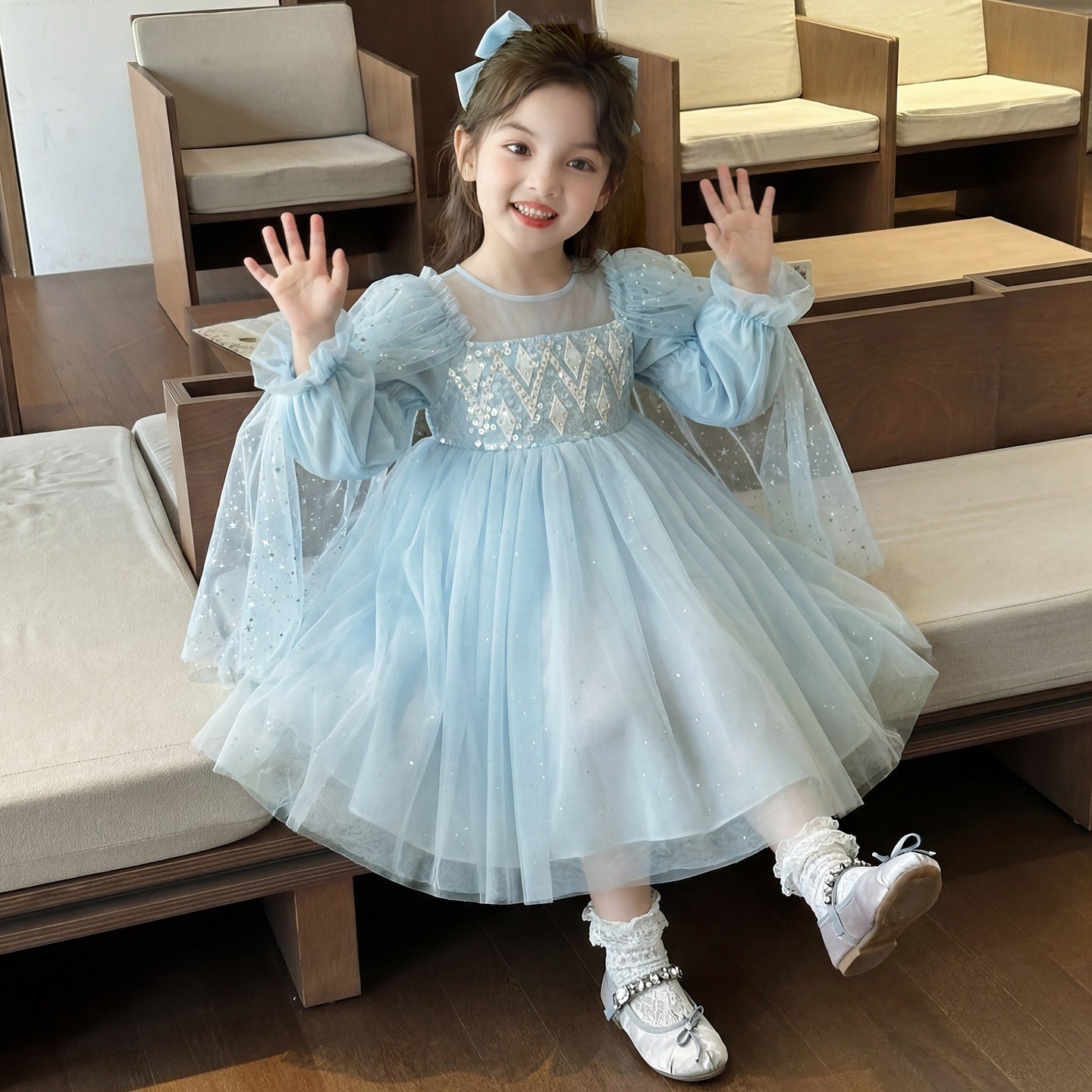 女童艾莎公主蓬蓬纱裙带披肩图片