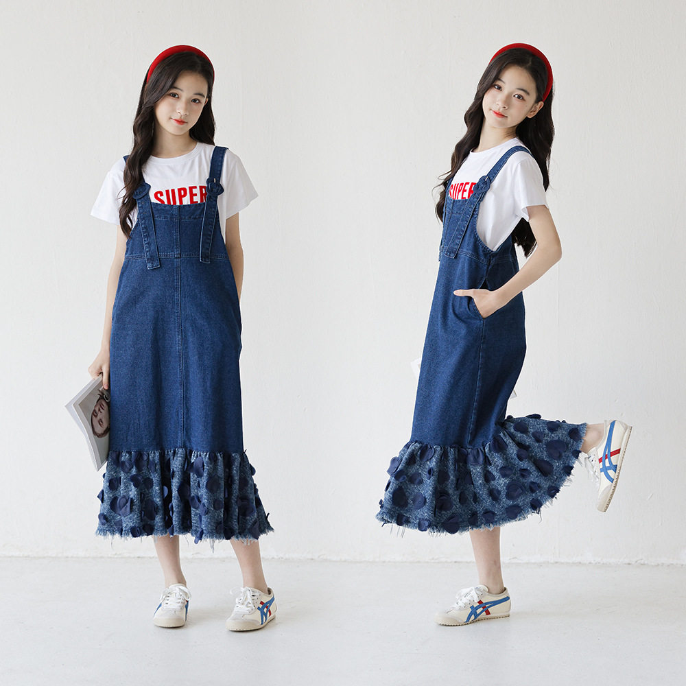 女童学院风牛仔背带裙套装立体花朵2026夏新款儿童巨好看牛仔长裙