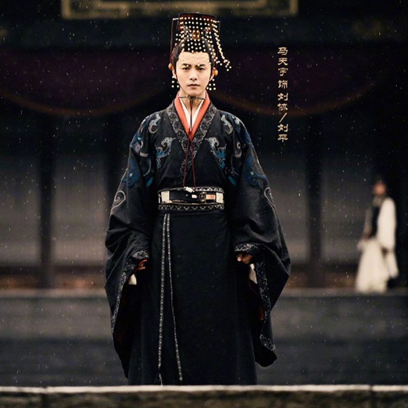 秦始皇汉武帝黑色龙袍皇帝汉服
