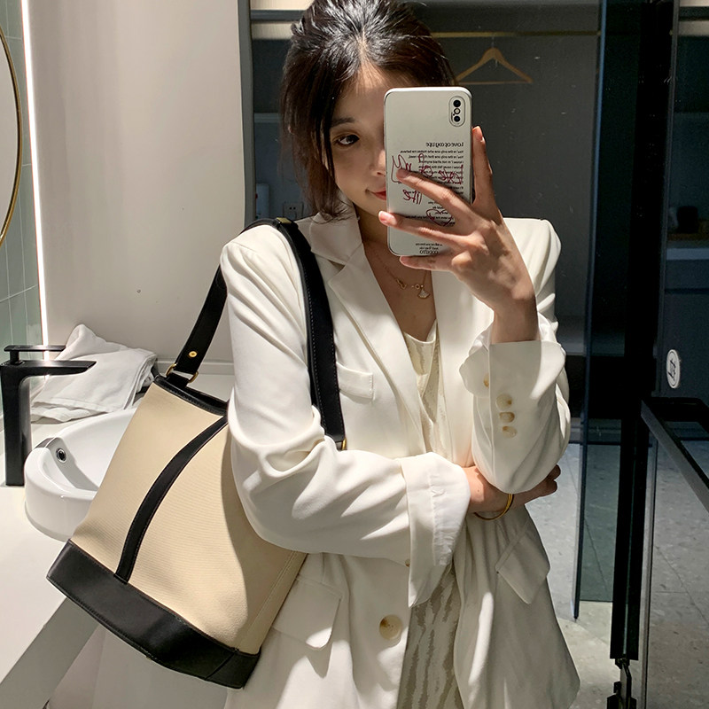 诗帯SHIDAI高级感小众大容量水桶包腋下2023新款通勤百搭单肩斜挎