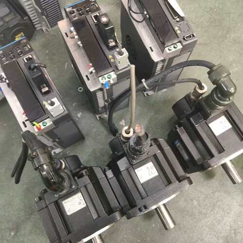 议价B3伺服马达，驱动：ASD-B3-1521-L，电机：E