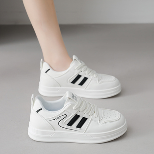 春夏小白鞋女2026新款爆款春季百搭透气厚度板鞋轻便软底休0303d