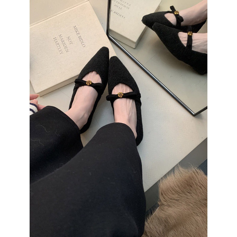 法式内玛丽珍鞋2025新款一字带尖头小香风浅口单鞋女