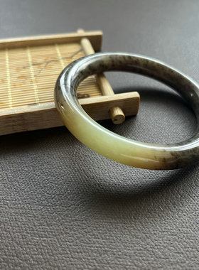 【斑驳】新疆和田玉且末料糖色圆条手镯复古沉稳又极具诗情画意