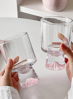 高颜值观山玻璃水杯女生可爱高级感轻奢高脚啤酒杯创意饮品咖啡杯