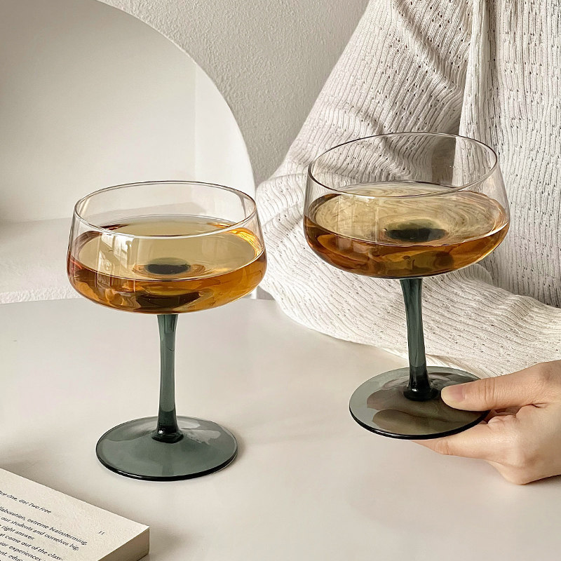 设计感小众高脚玻璃杯家用高颜值女生微醺调酒果酒香槟鸡尾酒杯子