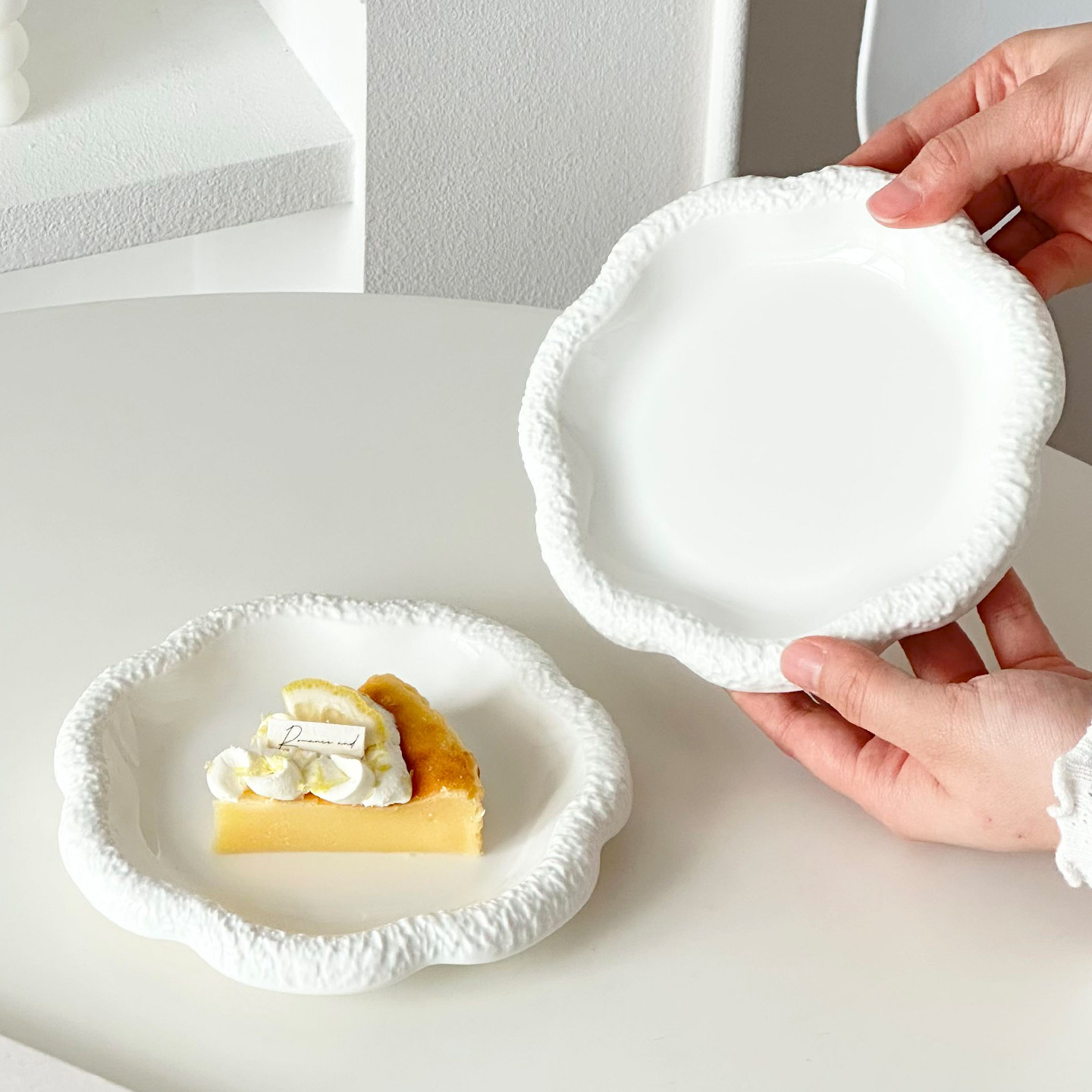 高颜值花朵纯白陶瓷盘家用蛋糕甜品盘摆盘点心糕点早餐碟漂亮盘子