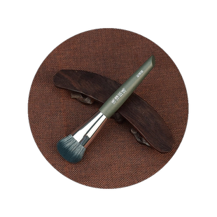 珠穆朗玛【亏本包邮】青松石巨软便携化妆刷粉底刷初学者化妆工具