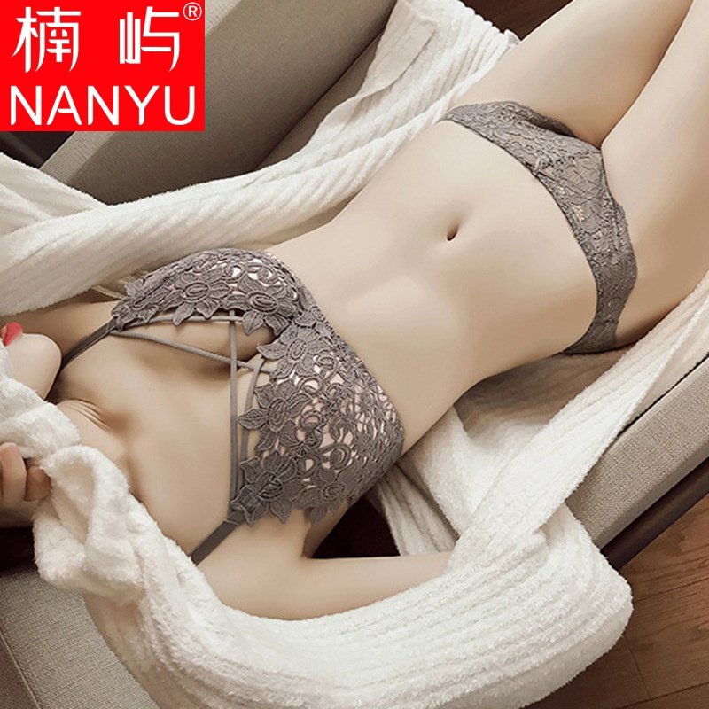 日系性感小胸聚拢美胸无钢圈文胸薄款胸罩蕾丝夏季内衣套装少女。