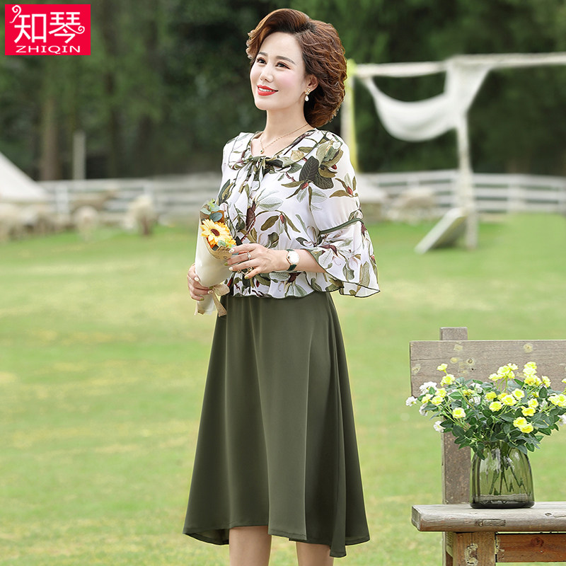 雪纺妈妈装2020新款夏装连衣裙中老年女装阔太太高贵40岁中年裙子