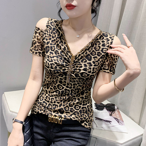 性感豹纹短袖女时尚钉珠露肩上衣