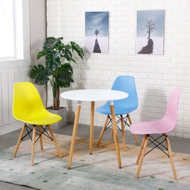 北欧简约伊姆斯桌酒店家用饭桌奶茶店咖啡店实木餐桌阳台小圆桌子