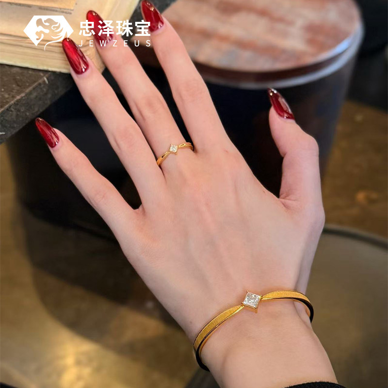 黄金公主方钻手镯女 999足金爆闪拉丝素圈轻奢镶嵌手环生日送女友图片