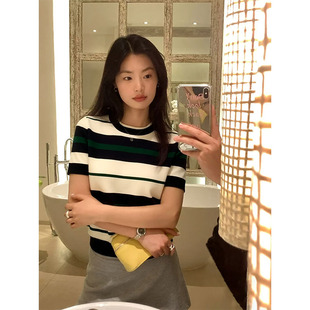 miu系穿搭撞色条纹针织衫短袖T恤女夏季款设计感小众显瘦正肩上衣