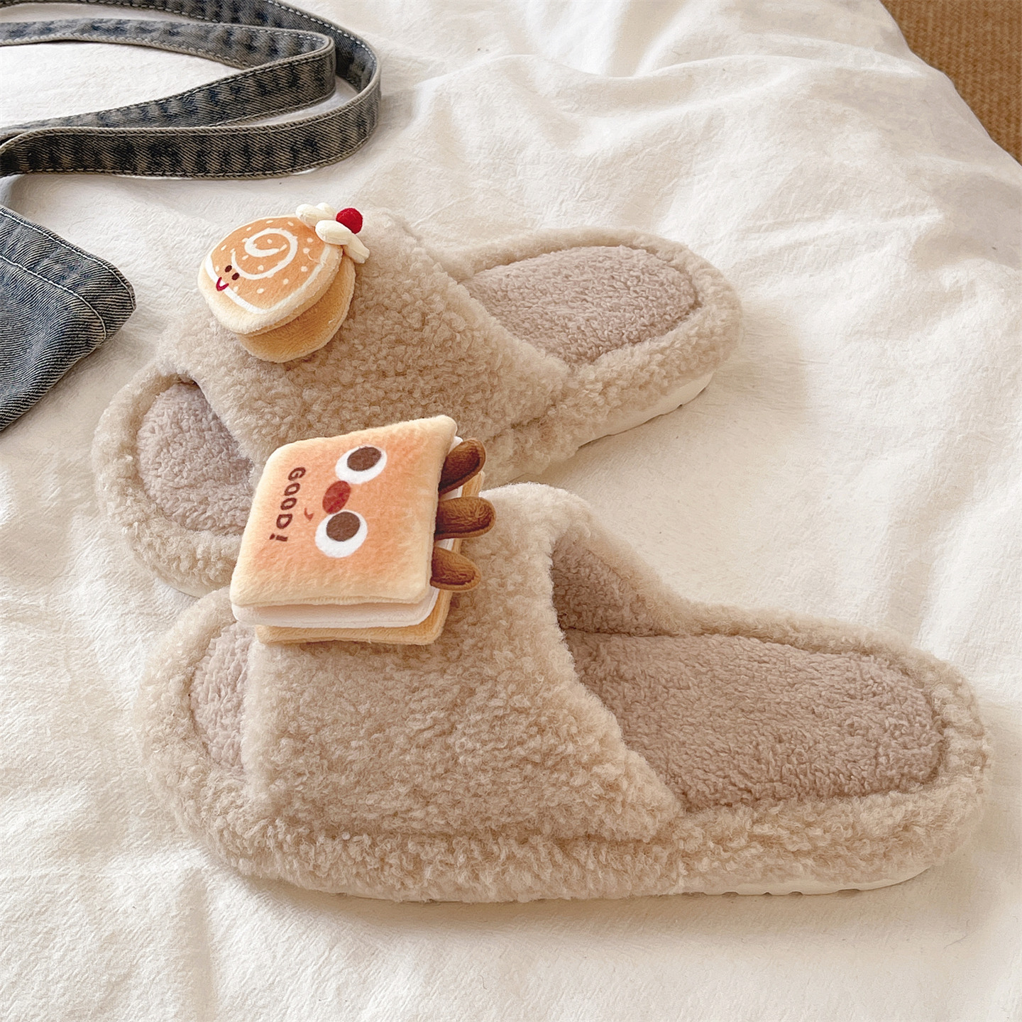 可爱卡通软底保暖毛毛拖鞋