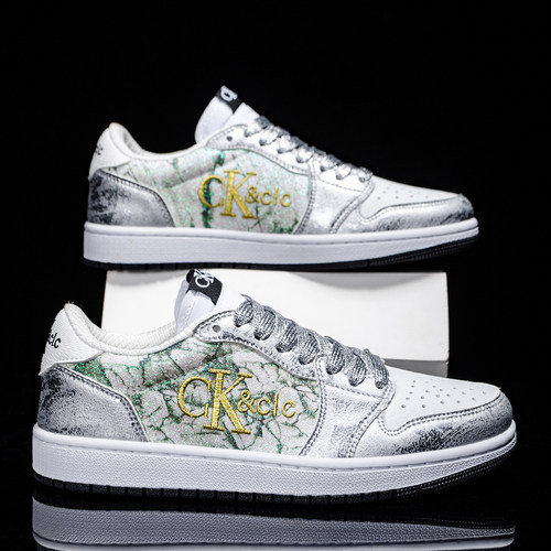 冬季新款轻奢刺绣男士低帮板鞋休闲男鞋潮流百搭真皮国潮风运动鞋