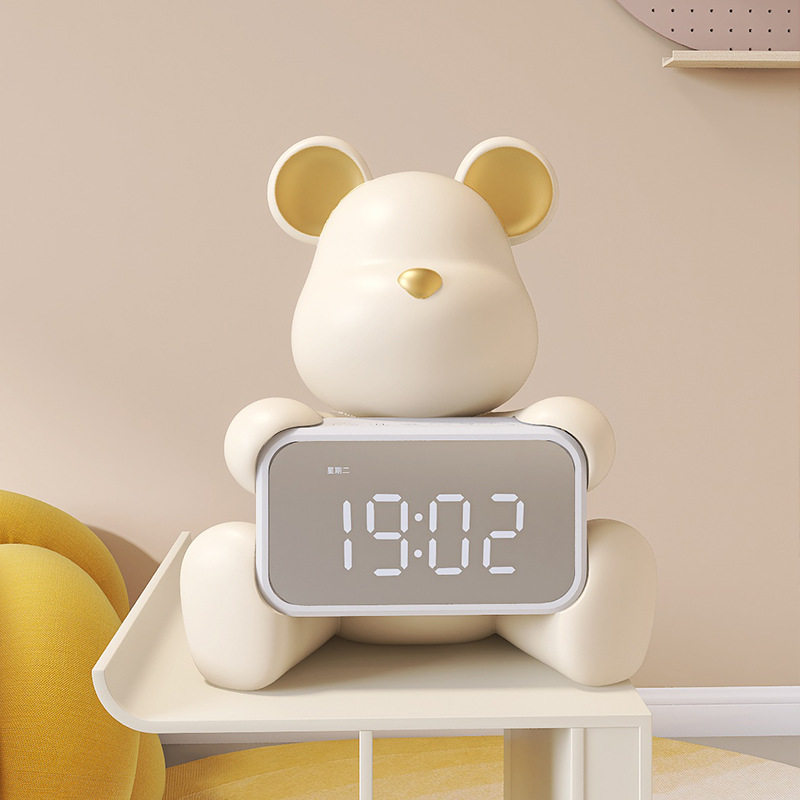 可爱卡通奶油风暴力熊时钟摆件创意高颜值儿童房书桌钟表电子闹钟,家居饰品,装饰摆件,淘宝优惠券,粉丝福利购,淘宝优惠卷