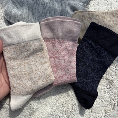 巨美！外贸英国贵牌女士薄款复古碎花中筒袜柔软透气提花松口袜子