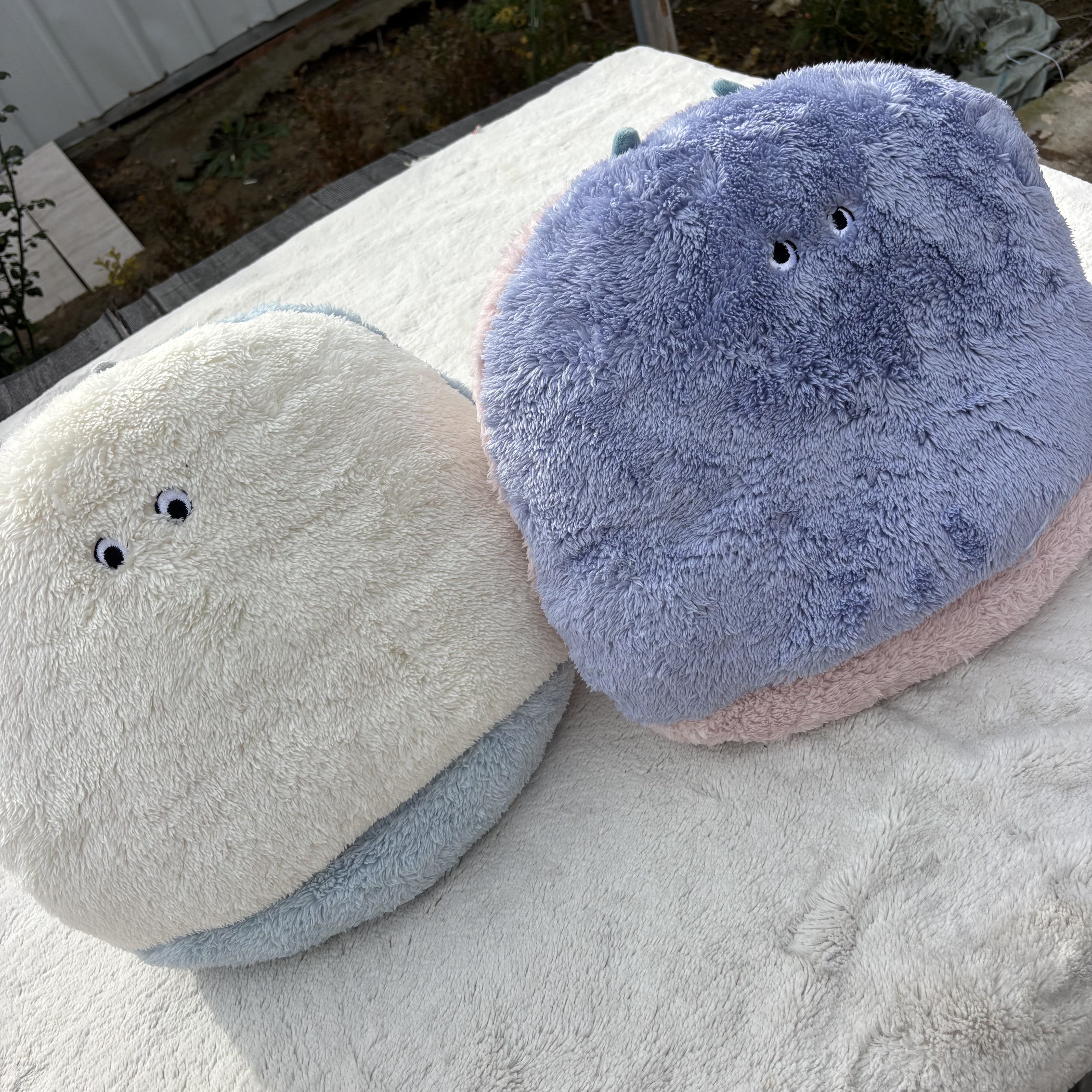 牛货！外贸出口岛国日单卡通可爱毛绒加厚暖脚垫暖手午睡靠垫抱枕