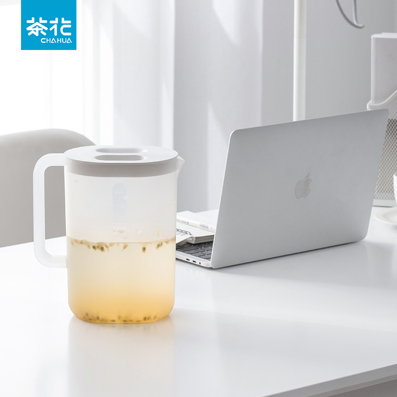 茶花冷水壶塑料大容量透明凉水壶凉水杯冷饮壶耐高温耐摔刻度