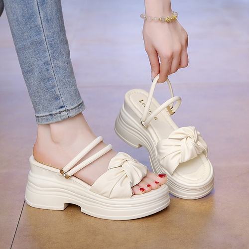 凉鞋女厚底2025夏季新款百搭仙女风一字带软底防滑时尚沙滩鞋外穿