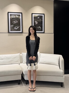 张涵涵miu系羊毛混纺针织连衣裙女夏季高级感修身收腰吊带短裙子