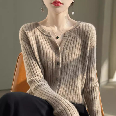 毛衣打底衫2025秋冬季新款女士韩版圆领修身短款抽条纯色针织