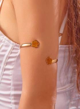 欧美跨境夏季新款简约经典五瓣花朵臂镯女士时尚百搭开口装饰臂环