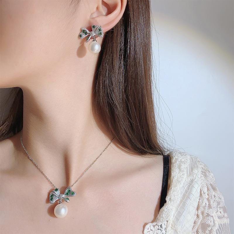 新款珍珠套装饰品耳饰银针项链蝴蝶结珍珠设计气质高级女式批